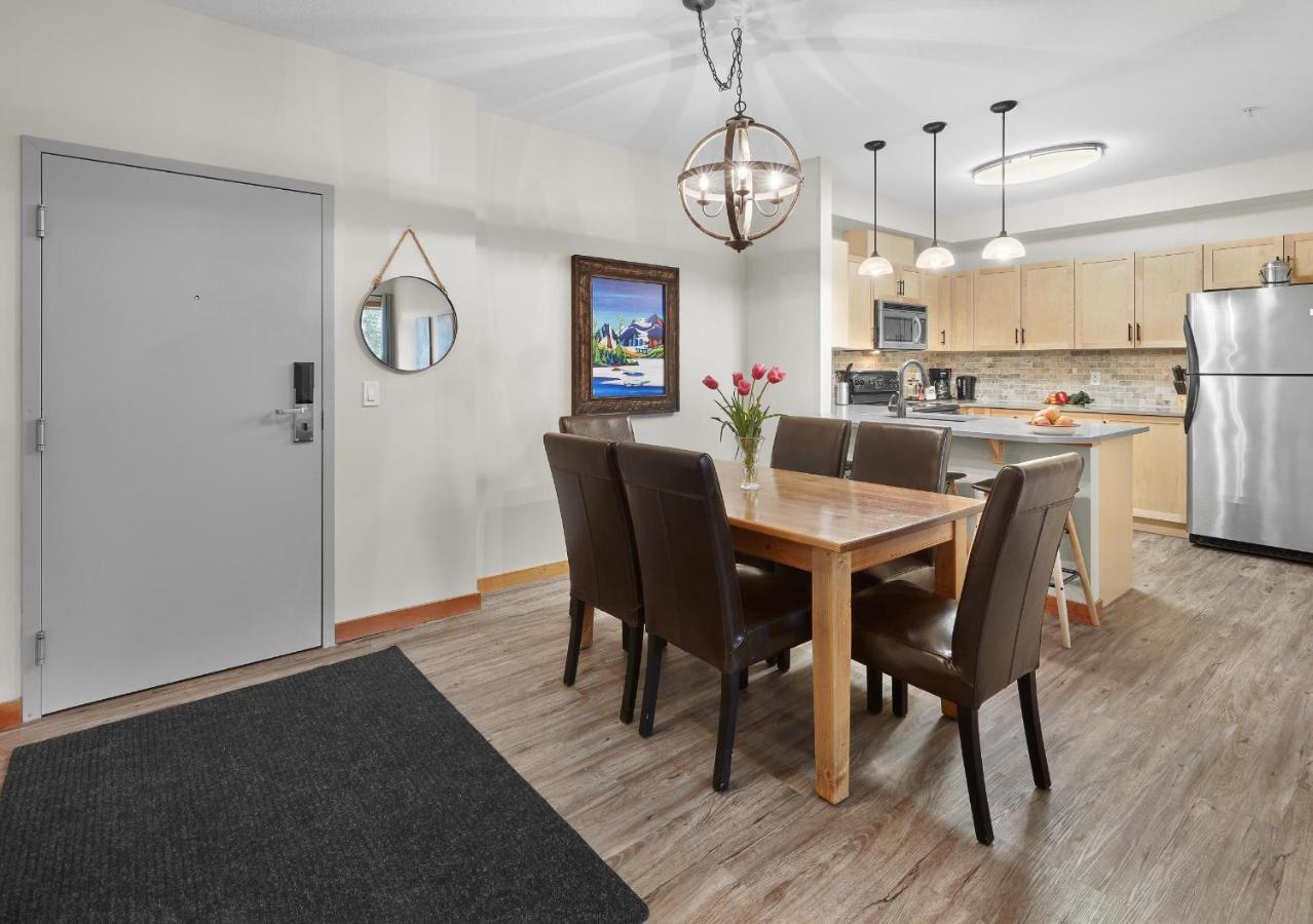 Newly Renovated Grizzly Lodge, Spacious 3br 2ba With Open Pool, Hot Tub Holiday home *