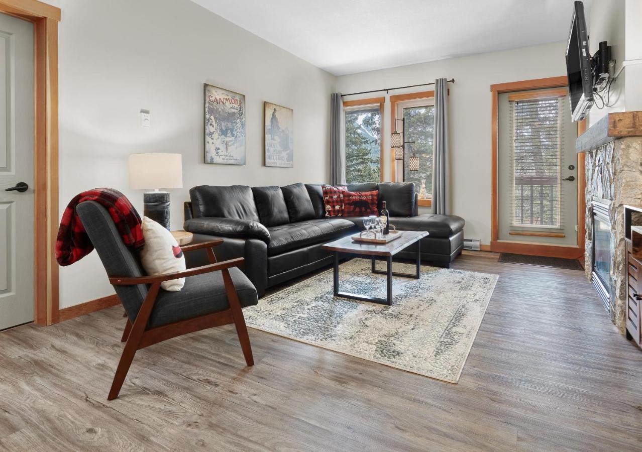 Newly Renovated Grizzly Lodge, Spacious 3br 2ba With Open Pool, Hot Tub Holiday home